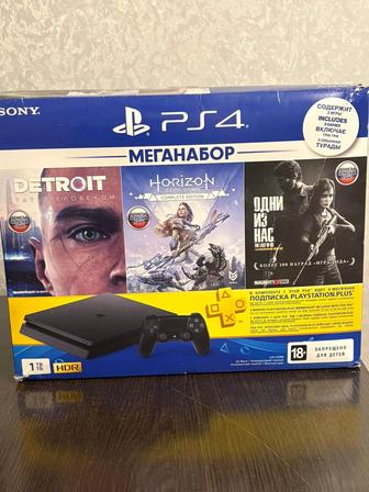 PlayStation 4 черный