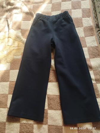 Продам школьные брюки