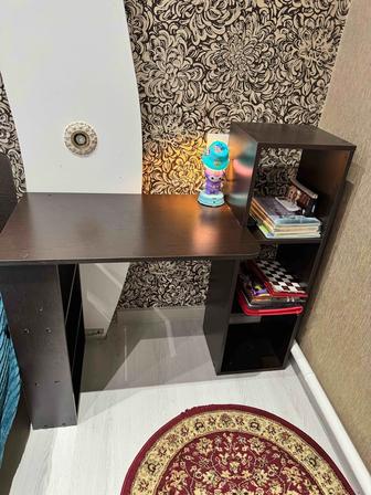 Стол письменный или под ноутбук компьютер