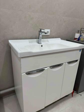 Продам раковину с тумбой для ванной