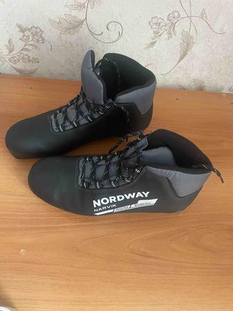 Продам ботинки лыжные мужские