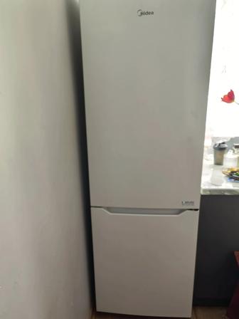 Продам холодильник Медея