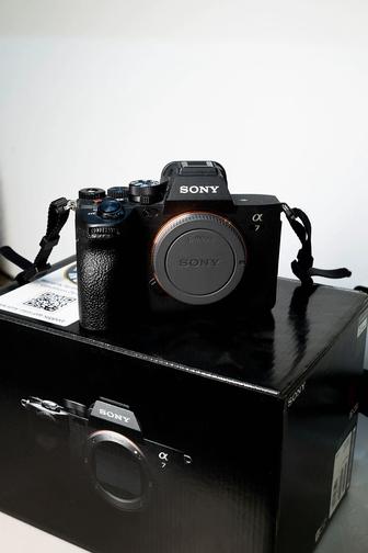 Камера Sony A7IV, 2 аккумулятора, коробка, зарядка
