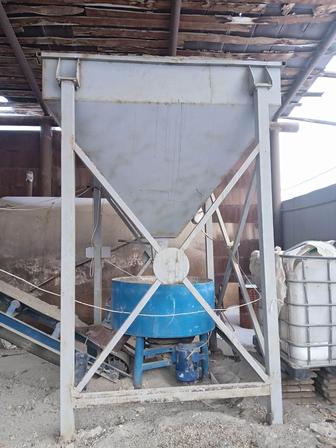 Станок для изготовления сплитерных блоков.