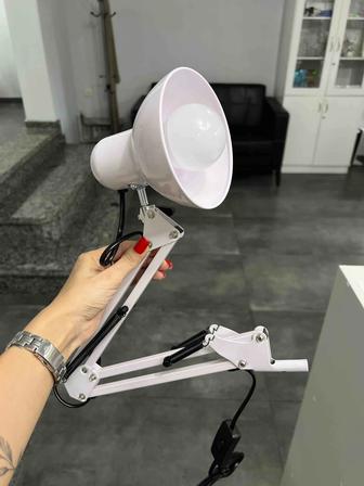 Настольная лампа с лампочкой