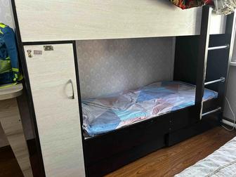 Продам двухъярусную кровать