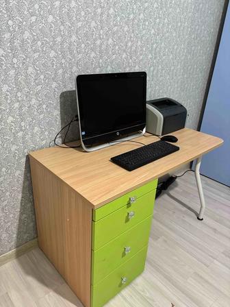 Продам рабочий компьютерный стол