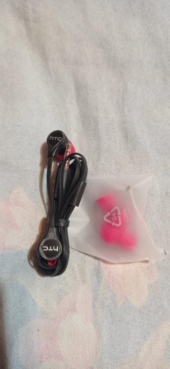 Наушники HTC