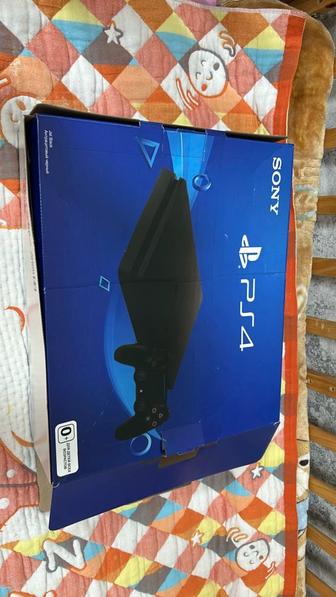 Игровая приставка PlayStation 4