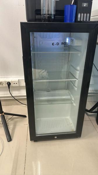 Продам мини витрины холодильник
