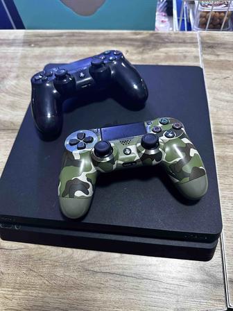 Продам игровую консоль PlayStation 4 Slim