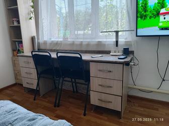 СРОЧНО! Продам б/у стол для двоих