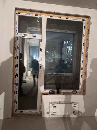 Пластиковое окно с дверью