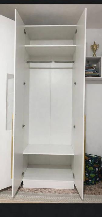 Диван ,шкаф