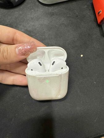 Продам AirPods 1