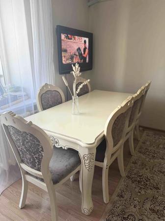 Продам стол гостиный