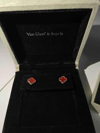 Продам пусеты от Van Cleef