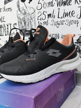 Женские кроссовки Lotto