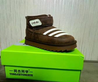 Зимние сапоги угги для мальчика