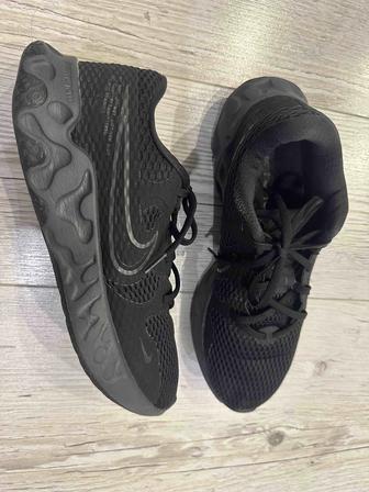 Кроссовки Nike Airmax, Nike Renew, Skechers