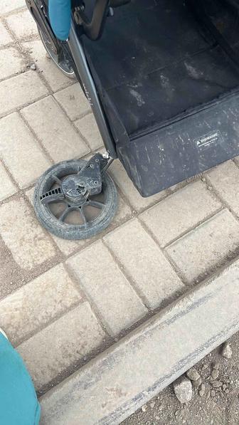 Отдам коляску бесплатнт