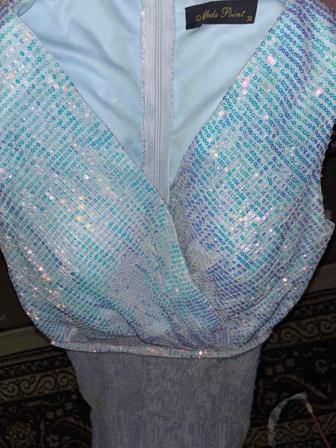 Продам блестящее вечернее платье, с шлейфом сзади размер 38-42