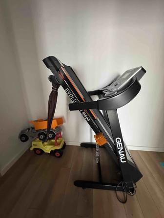 Продам Беговую дорожку Genau Evolution M800