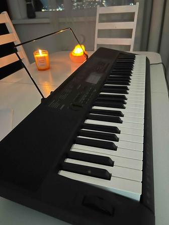 Продам синтезатор