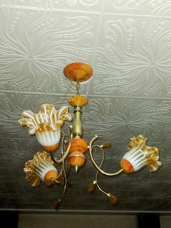 Люстра трехрожковая