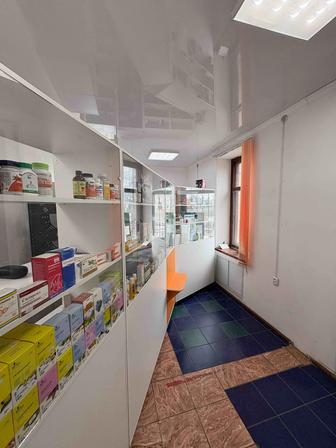 Продам оборудование для аптеки стеллажи, тумбы