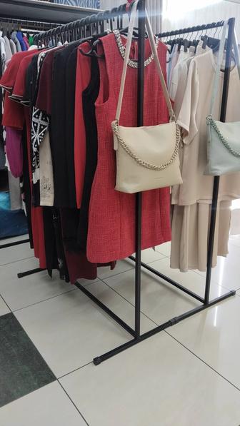 Продам стойки для одежды!