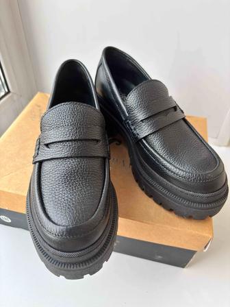 Кожаные лоферы с массивной подошвой