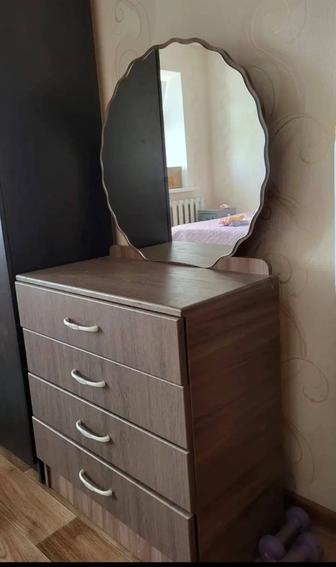 Продам комод с зеркалом, в хорошем состоянии