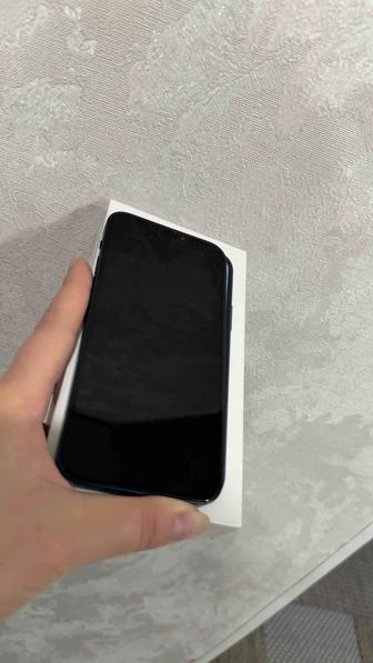 Продам Айфон 12 / 64 ГБ