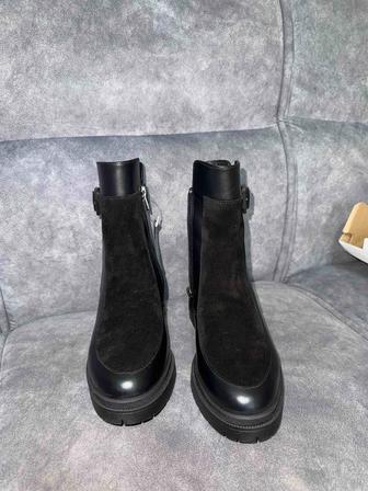 Продам зимние ботильоны