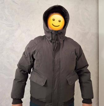 Продам мужскую куртку Canada Goose