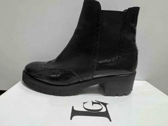 Полу сапоги Челси