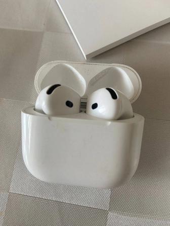 Срочно продам AirPods 4 в хорошем состоянии