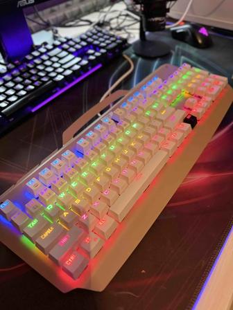 Продаю механическую клавиатуру