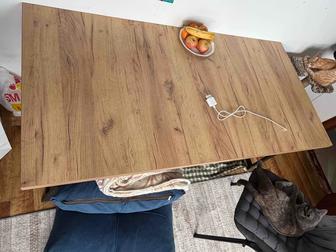 Продается стол