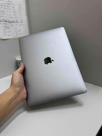 MacBook Air M1 2020