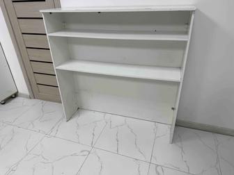 Ресепшен с столом цвет белый возможна доставка в хорошем состоянии