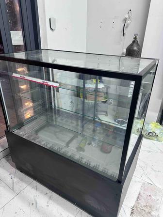 Продам кондитерский холодильник