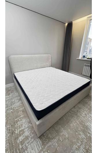 Двуспальная кровать