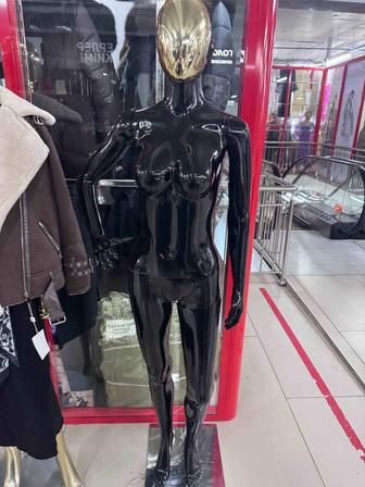 Продам два манекена