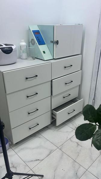Продам комод с выдвижными полками, разные размеры.