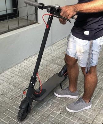 Продам электросамокат Xiaomi M365
