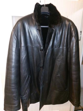 Куртка классическая зимняя мужская из натуральной кожи с овчиной.