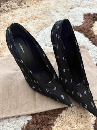 Туфли Balenciaga оригинал, почти новые, 37 размер (подойдет 36)