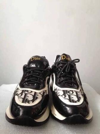 ПРОДАМ ДЁШЕВО кроссовки, женские, стильные, Dior, Европа, размер 39, БУ